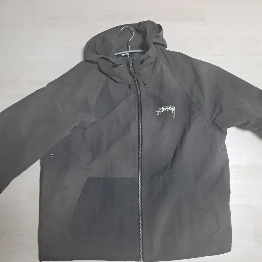 [BUNJANG] Stussy Beach Shell Windbreaker Black / 스투시 비치쉘 바람막이 블랙