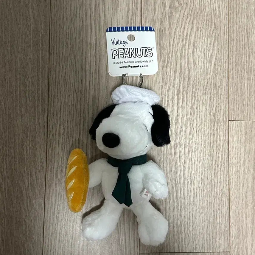 [BUNJANG] Snoopy Doll Keyring with Bread Charm / 스누피 키링