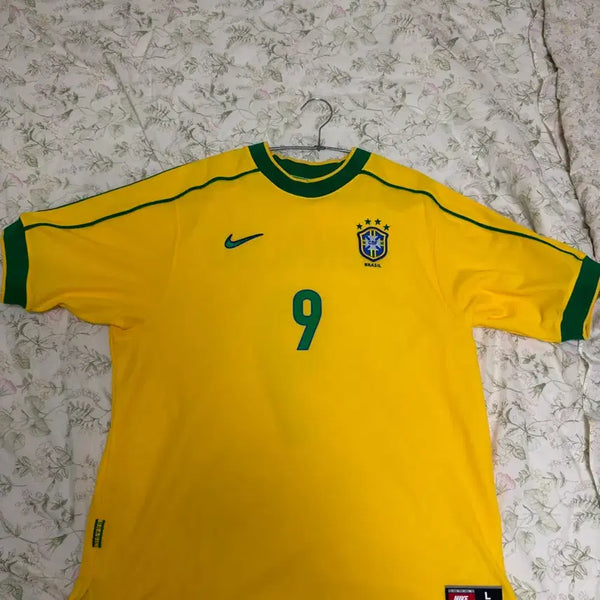 [BUNJANG] Brazil 1998 Home Replica Short Sleeve Jersey Ronaldo (Size L) / 1998 브라질 홈 리이슈 반팔 해외 L(105) No.9 호나우두 팝니다