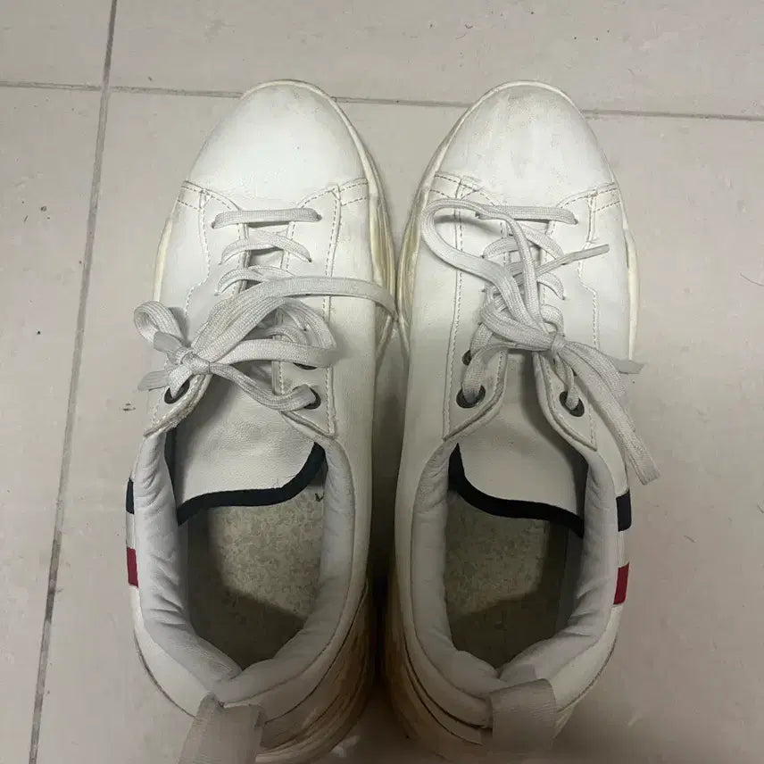 [BUNJANG] Unbranded Three-Stripe Sneakers / 보세 삼선 스니커즈