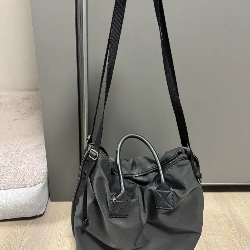 [BUNJANG] Black Nylon Shoulder Bag Crossbody / 검정색 나일론 숄더백 크로스 새상품