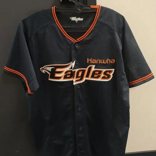 [BUNJANG] Hanwha Eagles Baseball Team Dark Navy Away Replica Jersey (95/M) - Jang Min-jae / 한화이글스 유니폼 95사이즈 장민재 마킹 팝니다KBO 리그 한화 이글스의 시크하고 무게감 있는 다크 네이비 컬러 원정 오피셜 유니폼입니다
