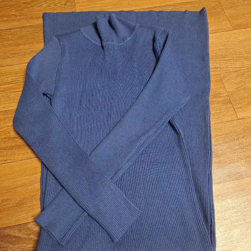 [BUNJANG] Blue Ribbed Turtleneck Long Dress / (새상품)블루 골지 터틀넥 롱 원피스 M