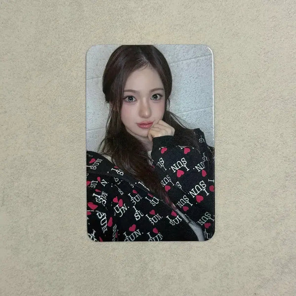 [BUNJANG] Kiki Delulu Music Korea POB Photocard / 키키 델룰루 수이 뮤직코리아 미공개 셀카 포토카드