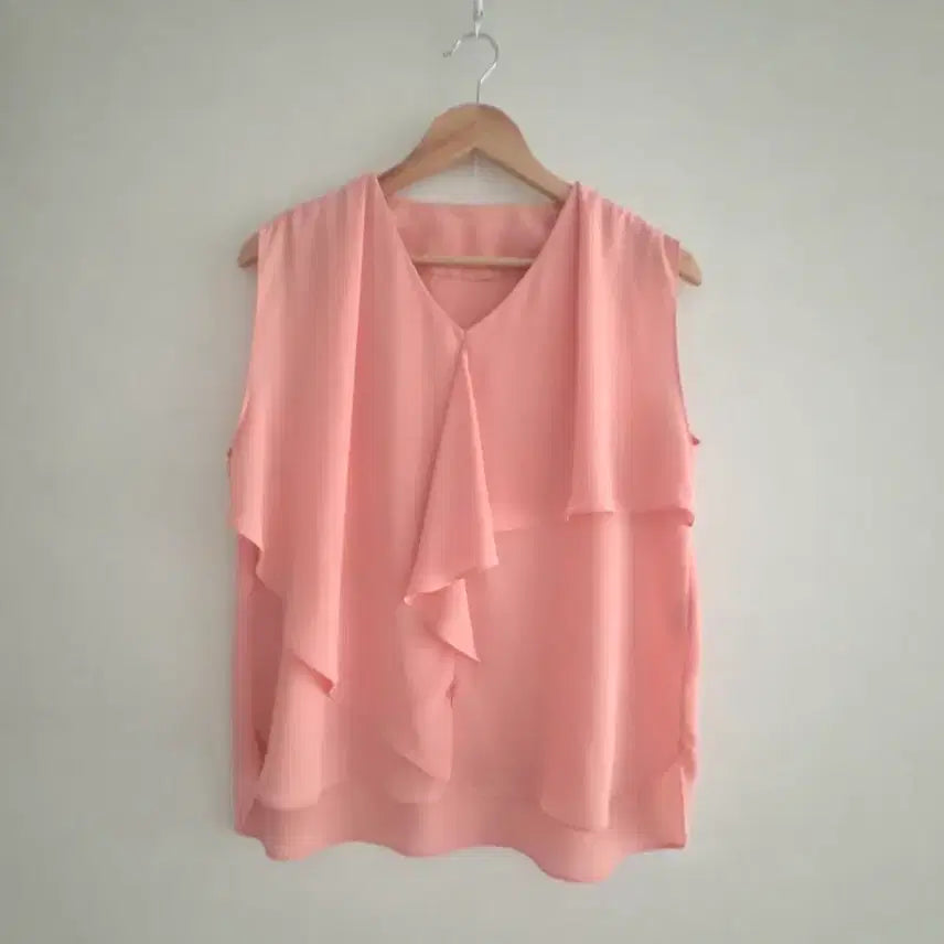 [BUNJANG] Pink Frill Sleeveless Blouse / 핑크 프릴 나시 블라우스 (거의새것)