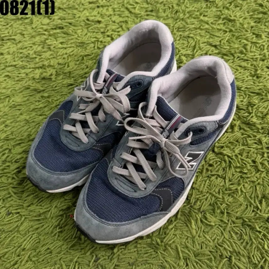 [BUNJANG] New Balance Sneakers Navy/Grey Size 290 / 뉴발란스 운동화 네이비/그레이 290