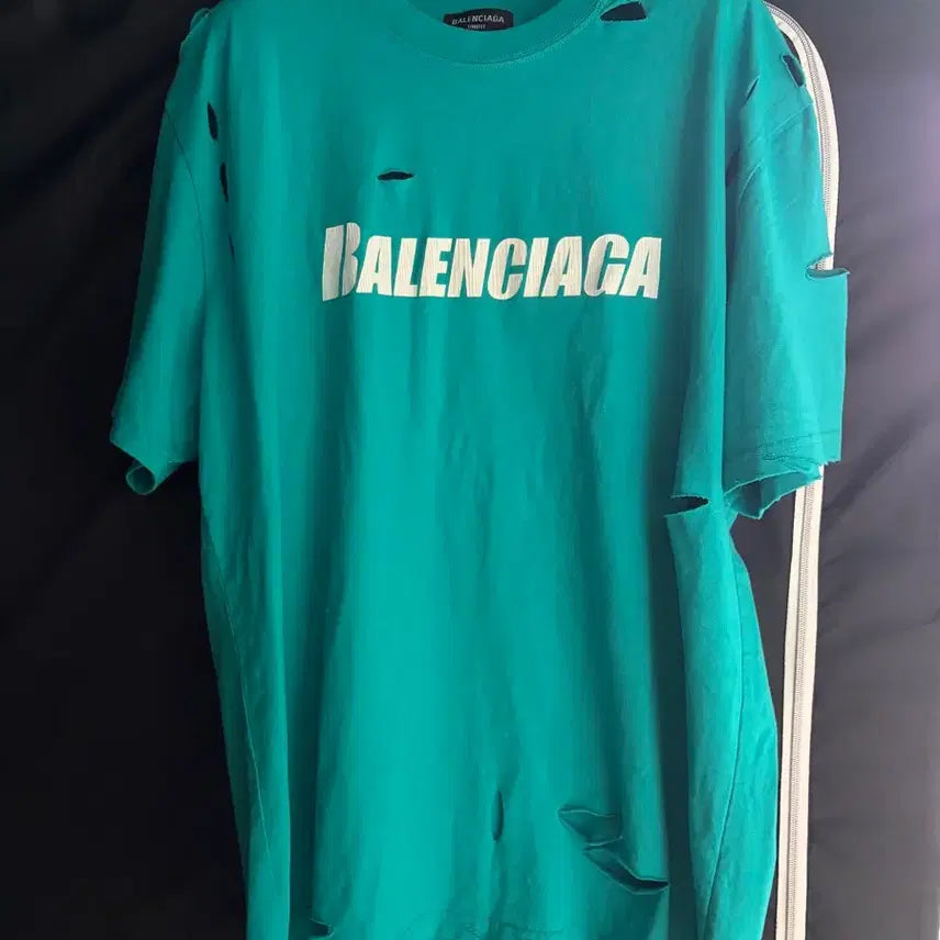 [BUNJANG] Balenciaga Distressed Short Sleeve T-Shirt Size S / 발렌시아가 디스트로이드 반팔 s