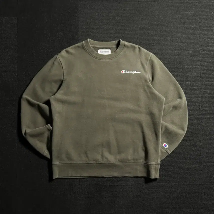 [BUNJANG] Champion Khaki Small Logo Sweatshirt / 챔피온 카키 스몰로고 맨투맨