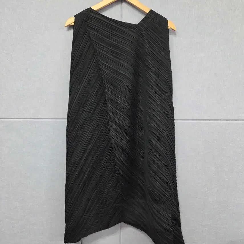[BUNJANG] Pleats Please Issey Miyake Asymmetrical Sleeveless Dress Black Size 3 / PLEATS PLEASE 플리츠 플리즈 언발란스 민소매 원피스 블랙