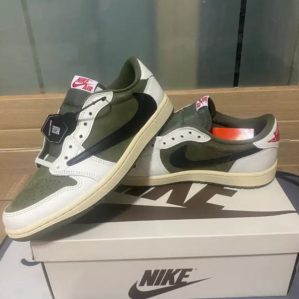 [BUNJANG] Travis Scott Jordan 1 Sneakers / Travis scott