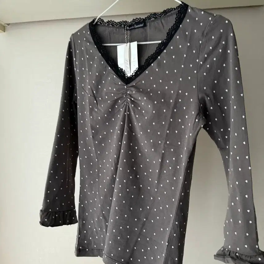 [BUNJANG] Shop Fairy Mini Heart Lace Top Grey / 샵페어리 미니 하트 레이스탑 그레이