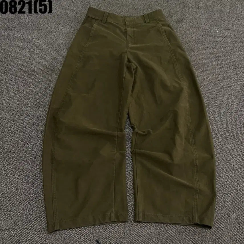 [BUNJANG] Uniqlo Khaki Wide Corduroy Pants Size 28 / 유니클로 카키색 와이드 코듀로이 팬츠 28