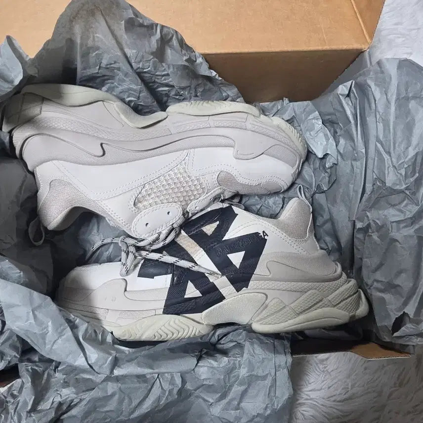 [BUNJANG] Balenciaga Triple S Tape Model Sneakers Beige Size 39 / 발렌시아가 트리플S 테이프모델 26SS