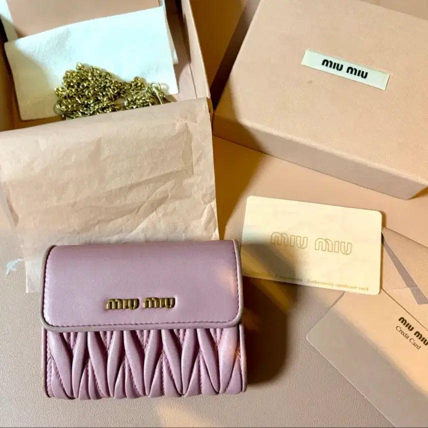 [BUNJANG] Miu Miu Matelasse Wallet Pink / 미우미우 마테라쎄 반지갑 핑크 정품