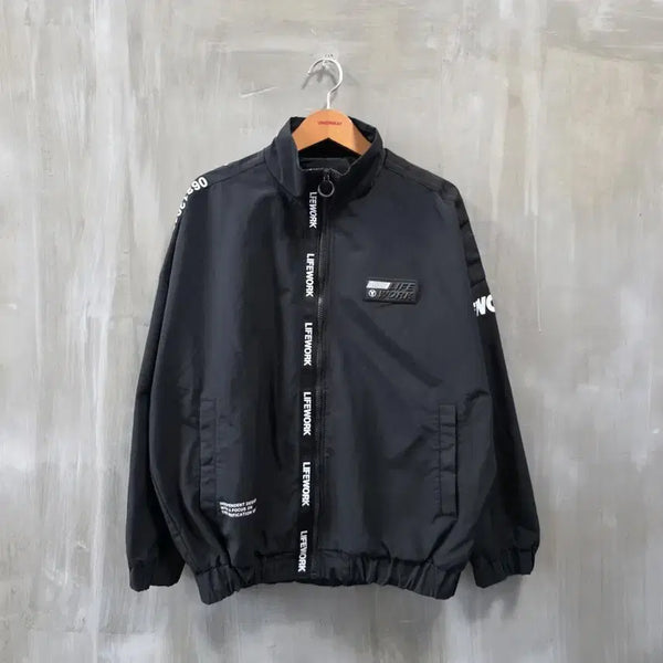 [BUNJANG] Life Work High Neck Graphic Jumper (Men's M) / 라이프워크 하이넥 그래픽 점퍼/남성(M)/ST3924