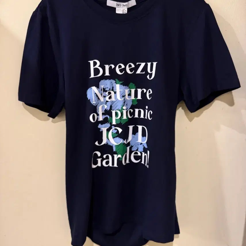 [BUNJANG] Jucy Judy Back Slit Short Sleeve T-Shirt / 쥬시쥬디 뒷트임 반팔티 새상품