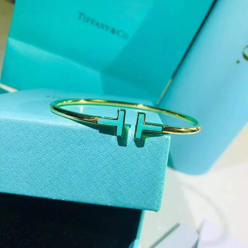 [BUNJANG] Tiffany & Co. Hinged Jade Bracelet - Medium Size / 티파니 옥수 팔찌죽절 디자인하프 글레이즈미디엄 사이즈