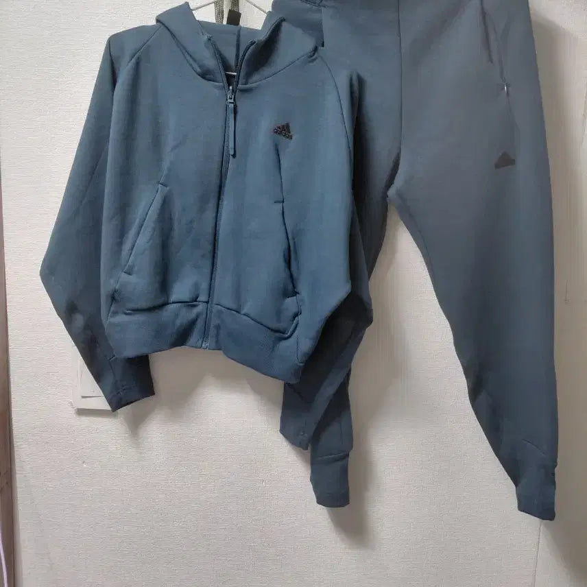 [BUNJANG] Adidas Women's Training Set - Hoodie and Pants / 여성아디다스셋업 xs55 허리26까지