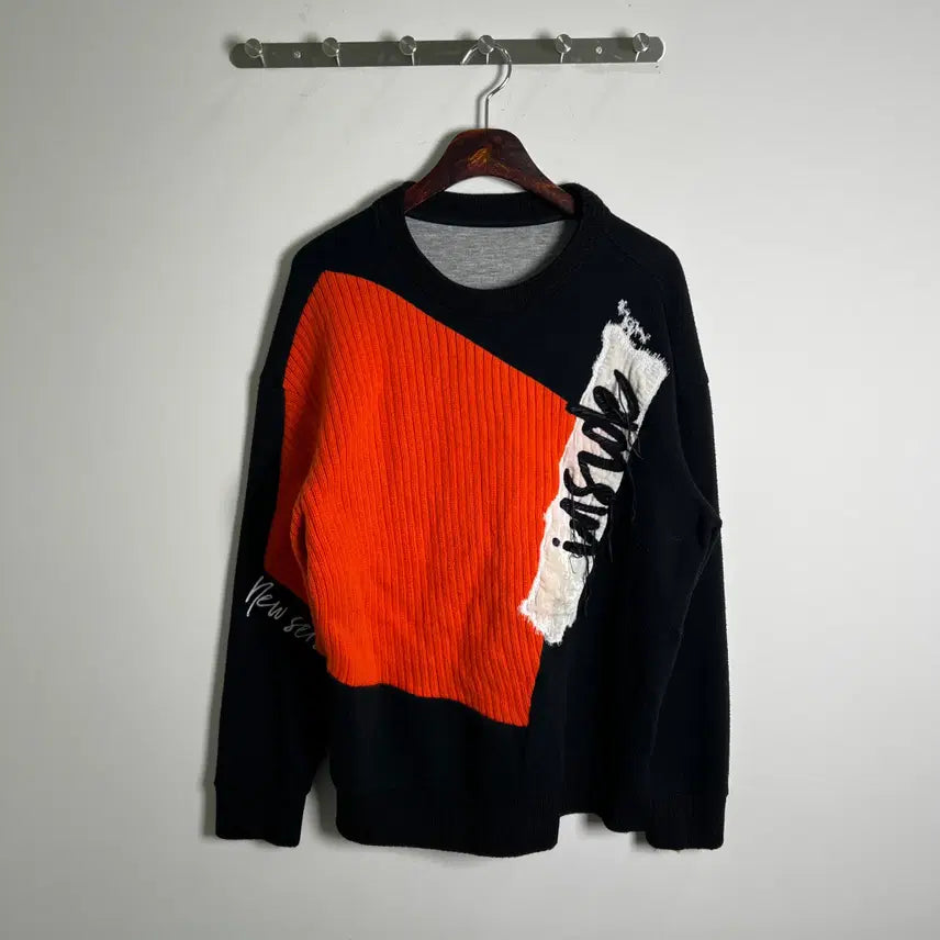 [BUNJANG] System Homme Lettering Embroidered Patch Diagonal Color Block Knit Sweater / system 시스템 옴므 레터링 자수 패치 사선 배색 니트 스웨터 95