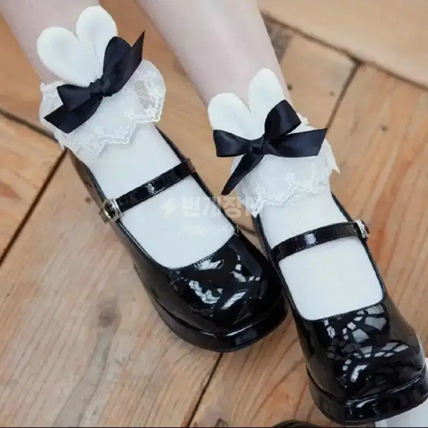 [BUNJANG] Ruffled Lace Rabbit Ear Socks (Black/White) / 정품 (사진 있음) [배송비포함]  양지뢰 디마럽 토끼귀 레이스 양말
