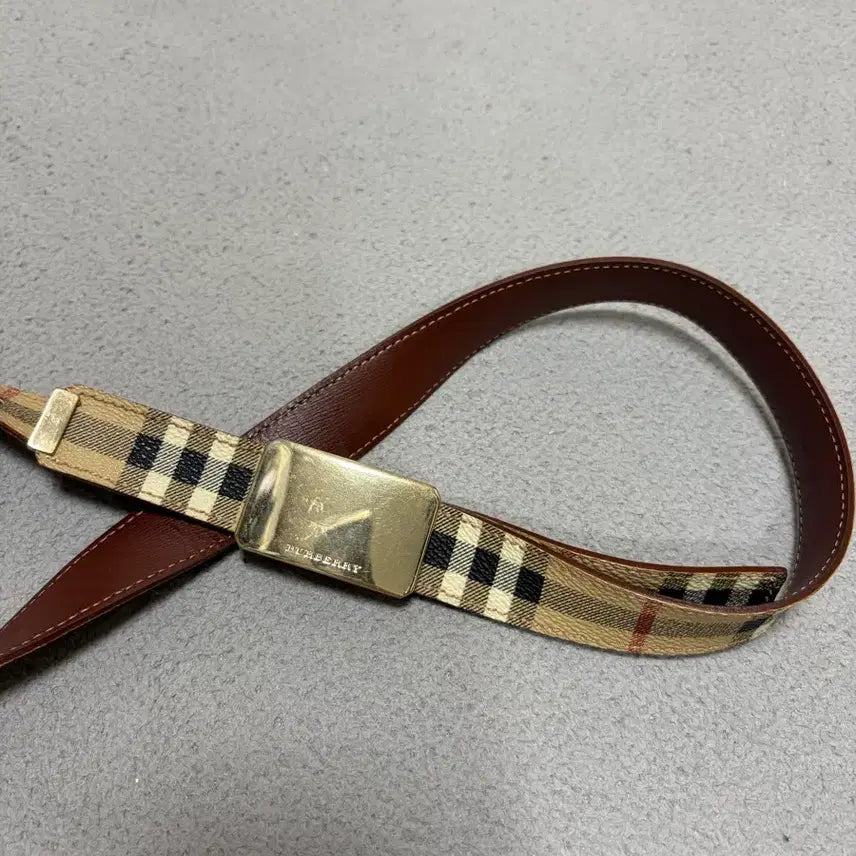 [BUNJANG] Burberry Nova Check Leather Belt (Size 28-32) / 버버리 노바체크 레더 벨트 28-32사이즈