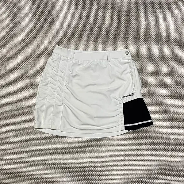 [BUNJANG] Descente Golf Skirt Size 26 / 26 데상트 골프 치마 N.4952