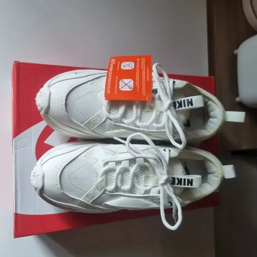 [BUNJANG] Nike White Sneakers (235mm) / 나이키운동화