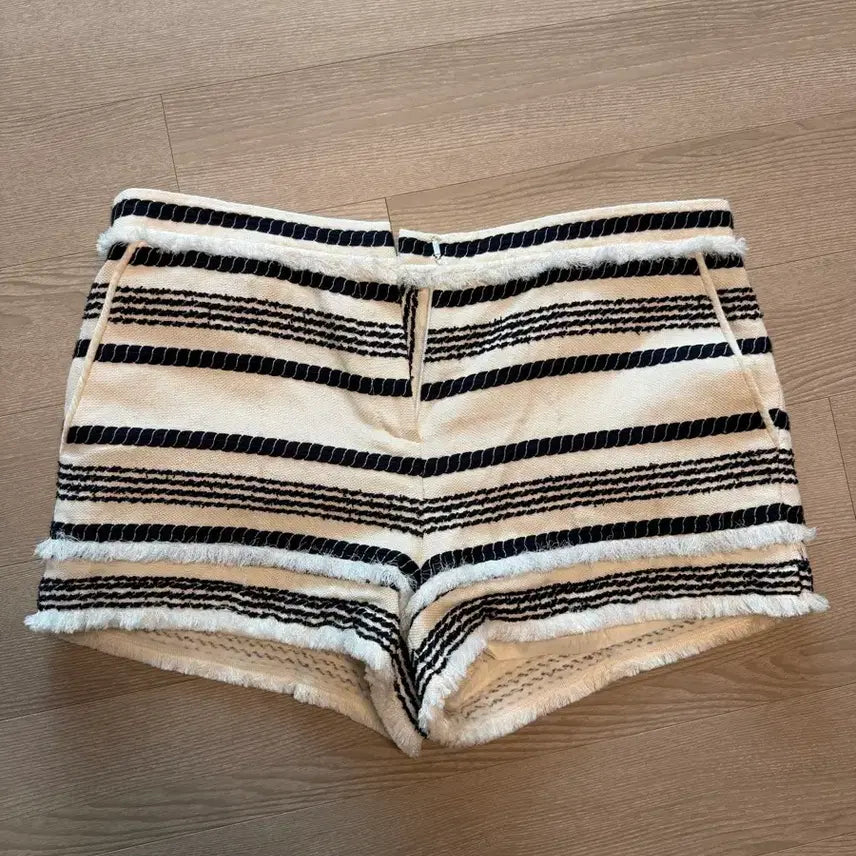 [BUNJANG] DEWL Striped Short Pants / 듀엘 스트라이프 숏팬츠