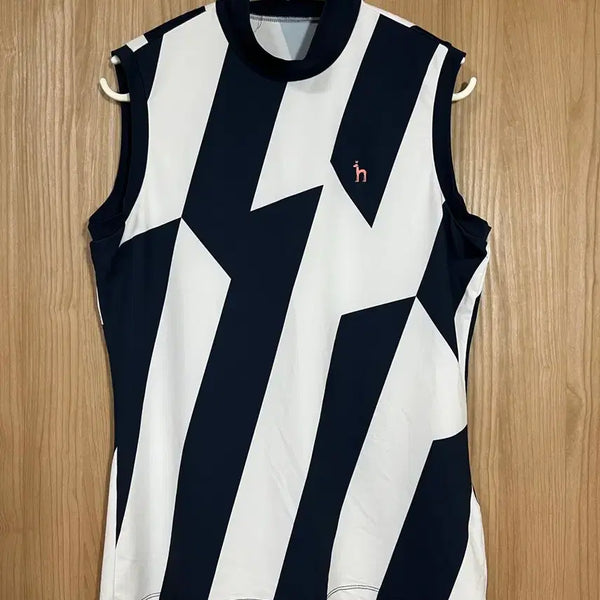 [BUNJANG] Hazzys Golf Sleeveless T-Shirt Size 95 / 헤지스 골프 민소매 티셔츠 95