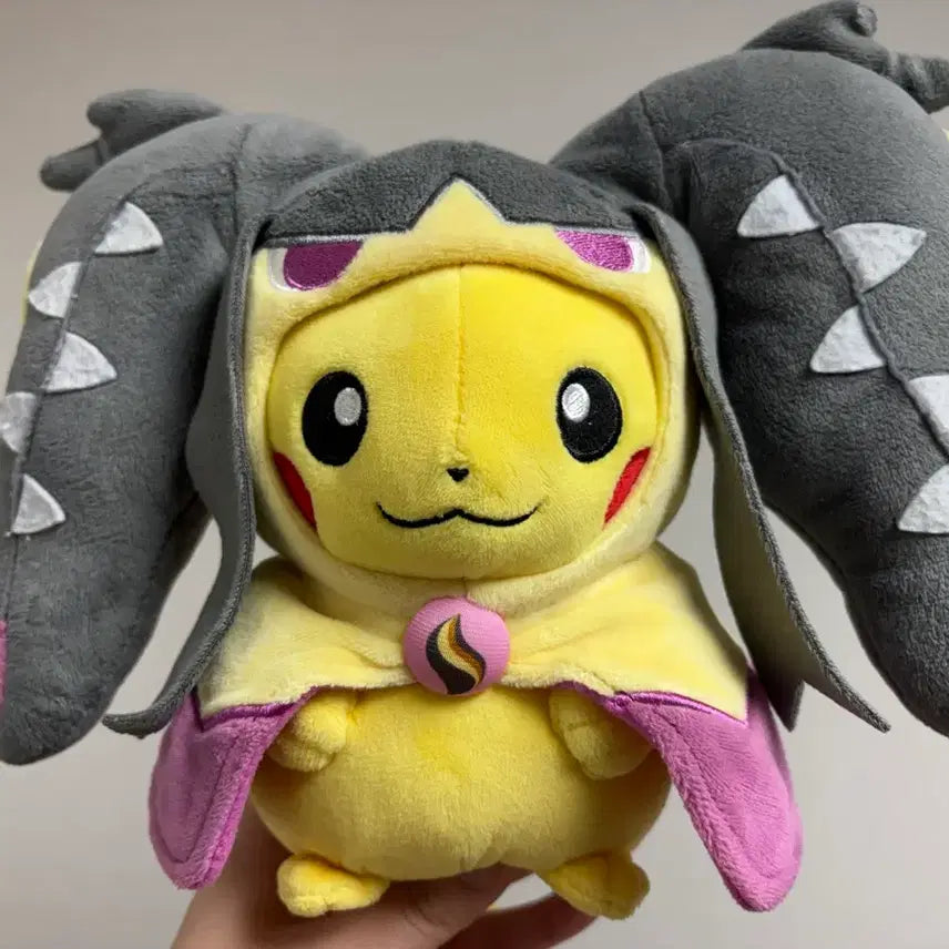 [BUNJANG] Pokemon Chesto-Chu Poncho Pikachu Plush / 포켓몬스터 입치트 판쵸 피카츄 인형