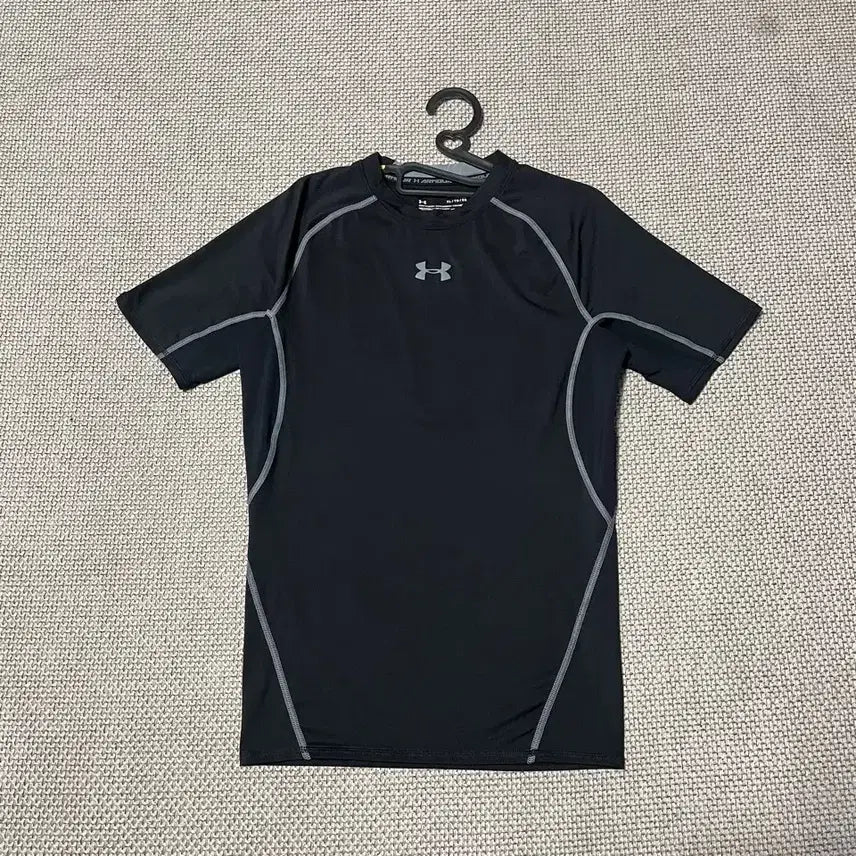 [BUNJANG] Under Armour Functional Round Neck Short Sleeve T-Shirt XL / XL 언더아머 기능성 라운드 반팔티 B.8357