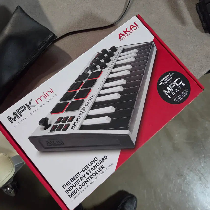 [BUNJANG] Akai MPC Mini MK3 MIDI Keyboard Special Edition White / AKAI MPC MINI MK3 미디키보드 스페셜 에디션 화이트