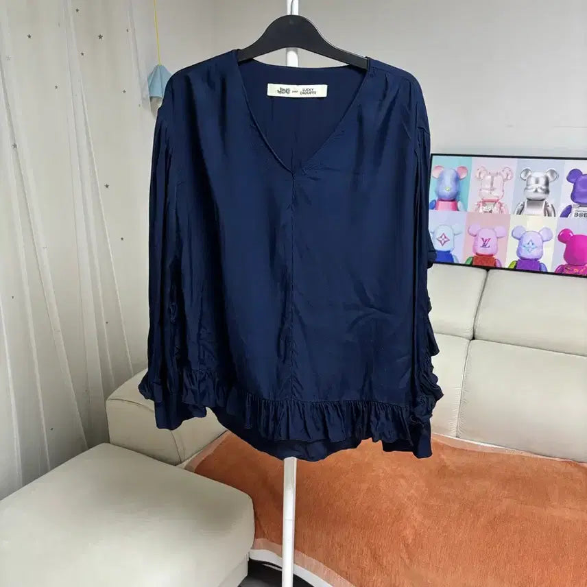 [BUNJANG] Lucky Chouette Ruffle Blouse Navy / 럭키슈에뜨 프릴블라우스