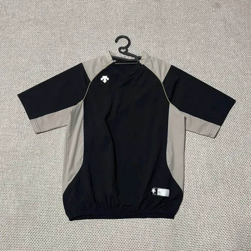 [BUNJANG] Descente Baseball Short-Sleeve Warm-Up T-Shirt Size S / S 데상트 베이스볼 반팔 웜업 B.8363