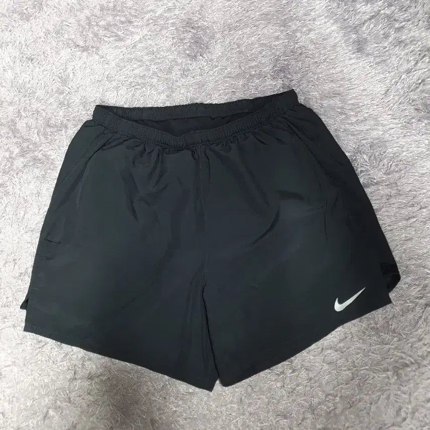 [BUNJANG] Nike Challenger Dri-FIT 5-inch Running Shorts Black L / 나이키 반바지 챌린저 드라이핏 러닝 쇼츠 5인치 블랙 L