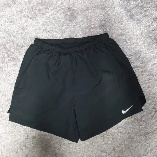 [BUNJANG] Nike Challenger Dri-FIT 5-inch Running Shorts Black L / 나이키 반바지 챌린저 드라이핏 러닝 쇼츠 5인치 블랙 L