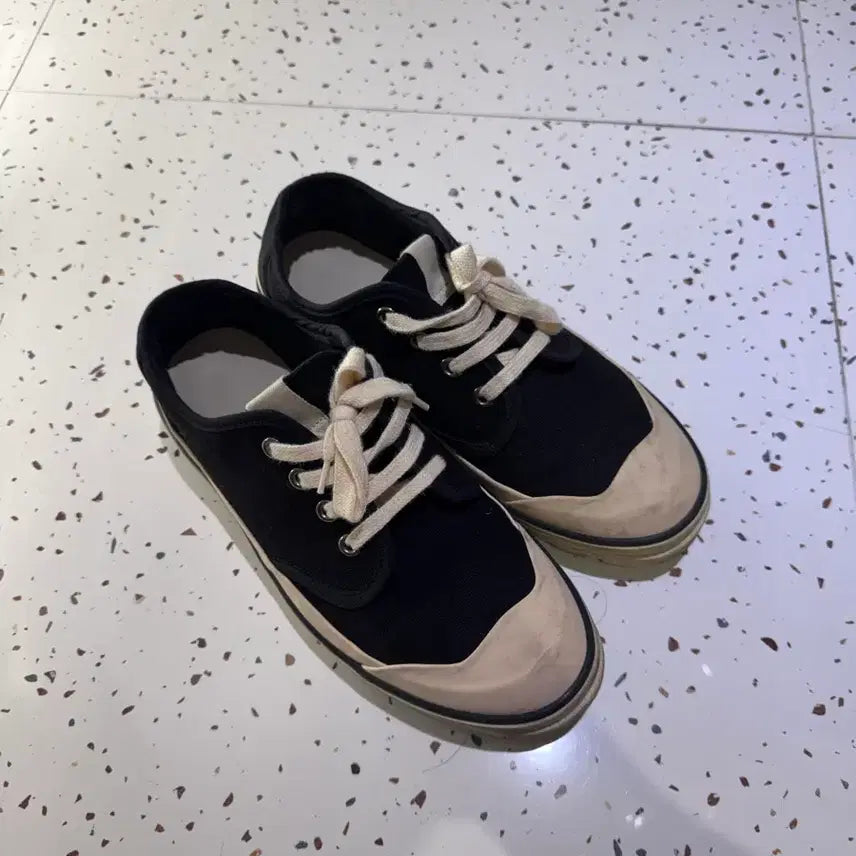 [BUNJANG] ZARA Black Canvas Sneakers / ZARA 블랙 캔버스 스니커즈