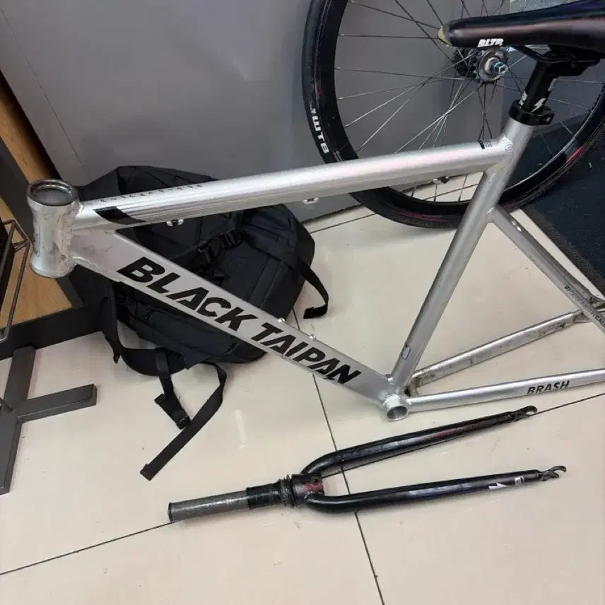 [BUNJANG] Black Tiepan Frame Fork / 블랙타이판 포크 프레임