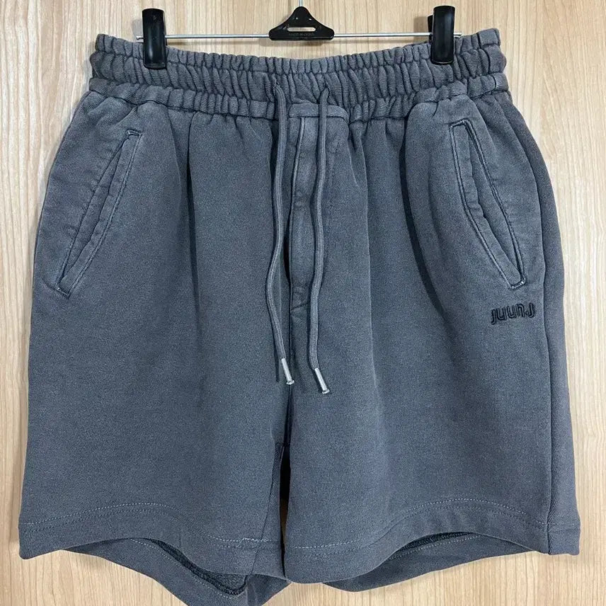 [BUNJANG] Grey Washing Banding Shorts (M) / 그레이 워싱 밴딩 반바지 M 남여공용