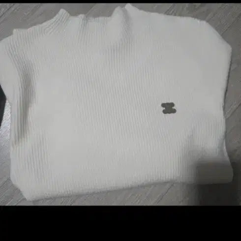 [BUNJANG] Celine Ribbed Turtleneck Knit / 셀린느골지 목폴라 니트