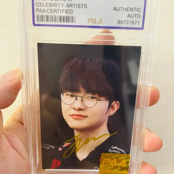 [BUNJANG] Faker Lee Sang-hyeok Autographed Photocard with PAA Certified Case / 페이커 이상혁 친필 싸인 포토카드  | PAA 인증 케이스 포함 | 소장용 최상급