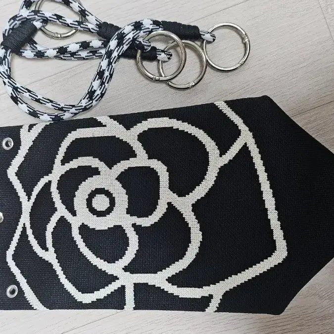 [BUNJANG] Black Camellia Pattern Knit Shoulder Bag with Detachable Strap / 블랙 카멜리아 패턴 니트 숄더 스트랩가방