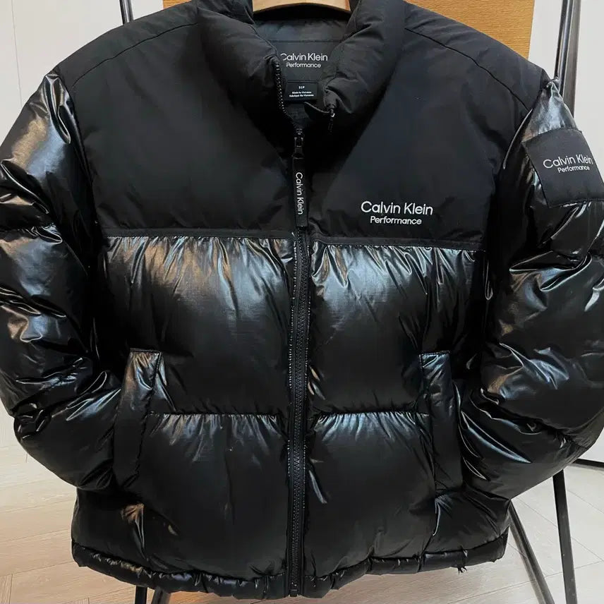 [BUNJANG] Calvin Klein Performance Unisex Duck Down Padded Jacket / 캘빈클라인 퍼포먼스 유니 덕다운 패딩 유광 여성 90