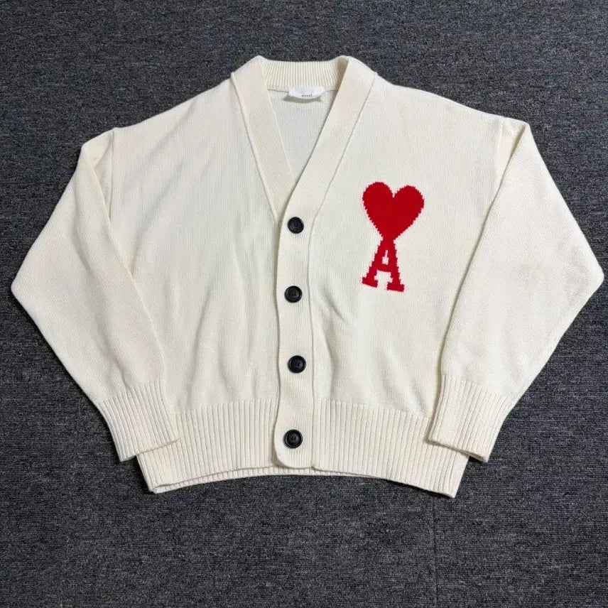 [BUNJANG] AMI Big Heart Logo Oversized Cardigan / 아미 빅 하트 로고 오버사이즈 가디건