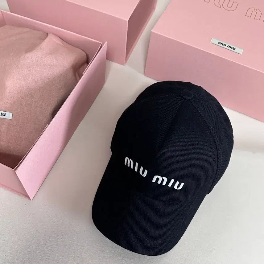 [BUNJANG] Miu Miu Embroidered Logo Baseball Cap / 급처분합니다미우미우 야구 모자 롯데에서 구매