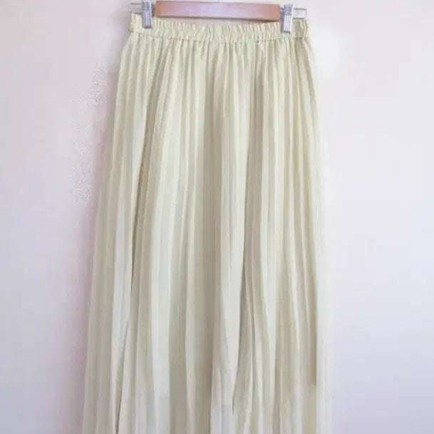 [BUNJANG] Gu Yellow Pleated Long Skirt / Gu 연노랑 플리츠/ 롱 스커트