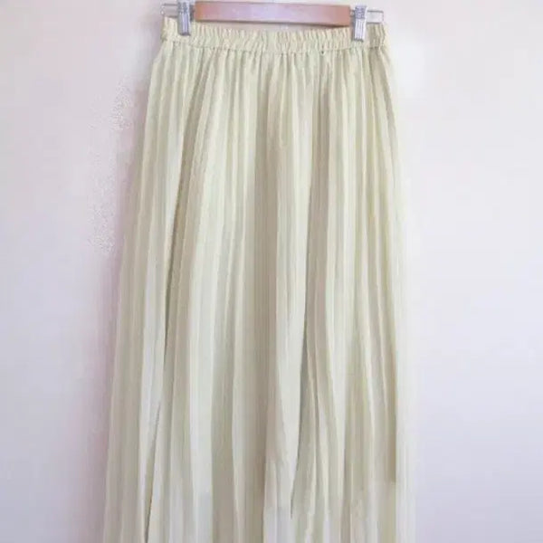 [BUNJANG] Gu Yellow Pleated Long Skirt / Gu 연노랑 플리츠/ 롱 스커트