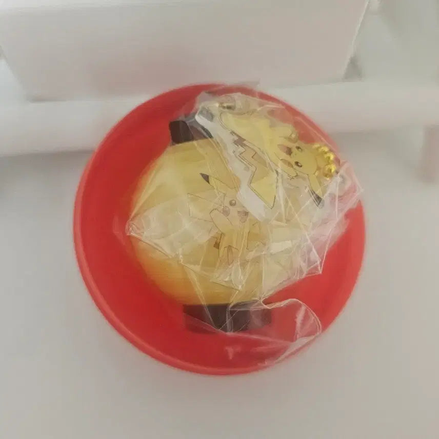 [BUNJANG] Pokemon Pikachu Lantern Keychain Gacha / 포켓몬 피카츄 전등 키링 가챠 교환 판매