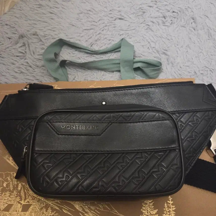 [BUNJANG] Montblanc Sling Bag Black Leather / 몽블랑 정품 슬링백 소가죽 블랙