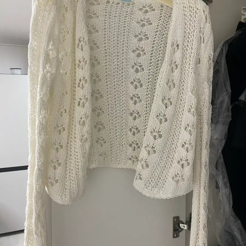 [BUNJANG] TANAT Crochet Cardigan / 타낫 크로셰 가디건